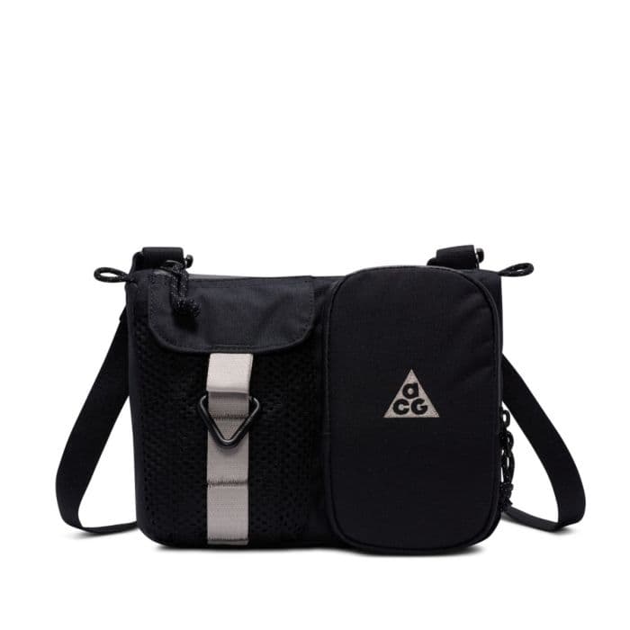 Nike ACG Daymax Crossbody K. ONE SIZE Musta Unisex