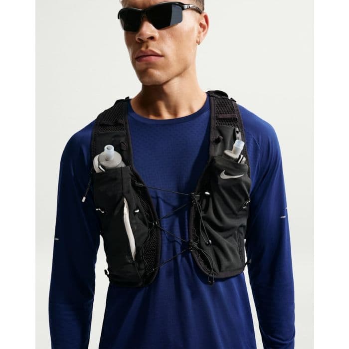 Nike Run Vest 5L K. L Musta Unisex